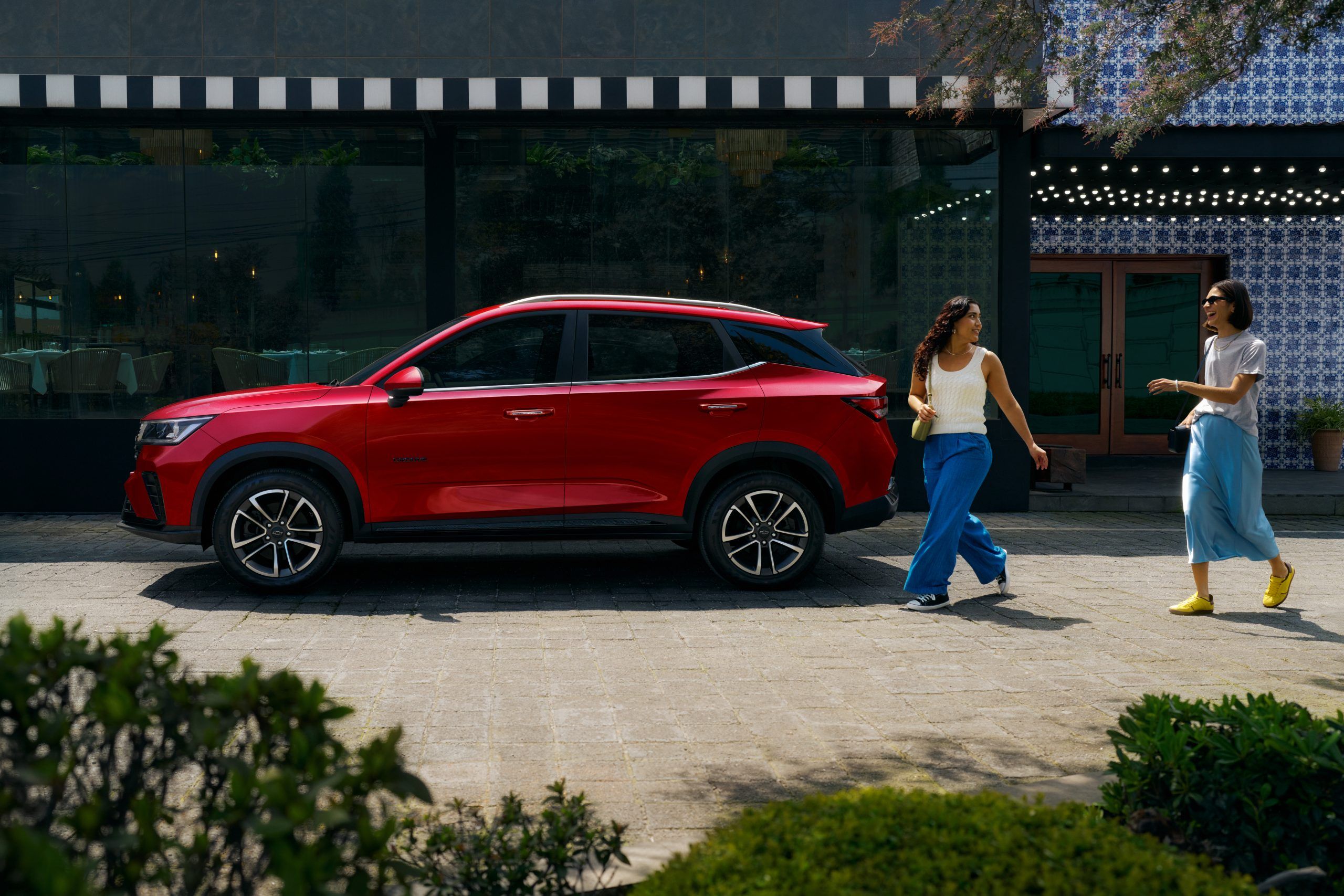 Chevrolet Groove — de lado